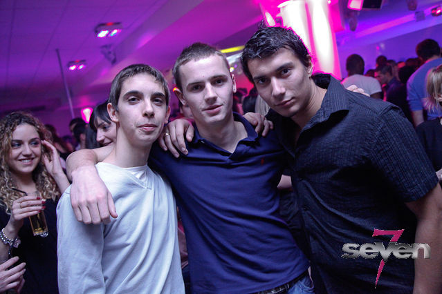 Cliquer pour voir l'image en taille réelle