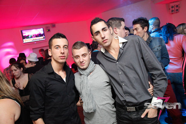 Cliquer pour voir l'image en taille réelle