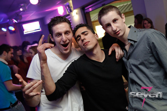 Cliquer pour voir l'image en taille réelle