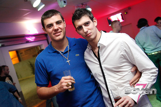 Cliquer pour voir l'image en taille réelle