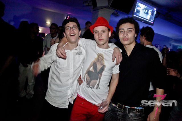 Cliquer pour voir l'image en taille réelle