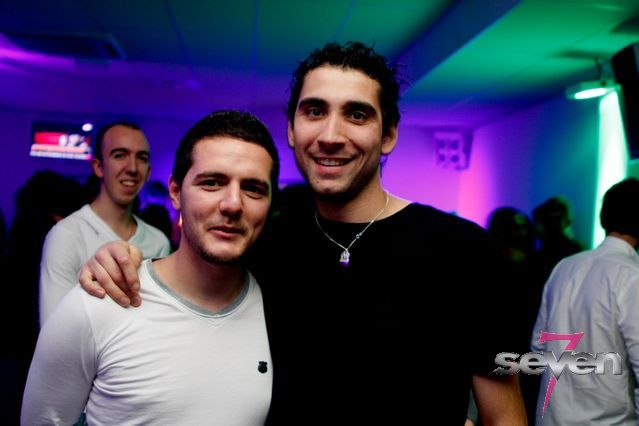 Cliquer pour voir l'image en taille réelle