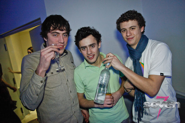 Cliquer pour voir l'image en taille réelle