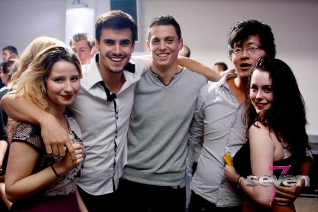 Cliquer pour voir l'image en taille réelle