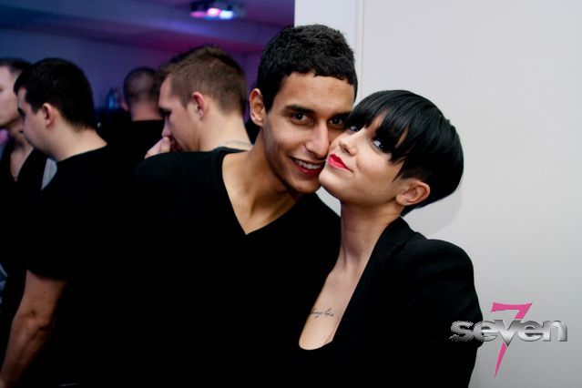 Cliquer pour voir l'image en taille réelle