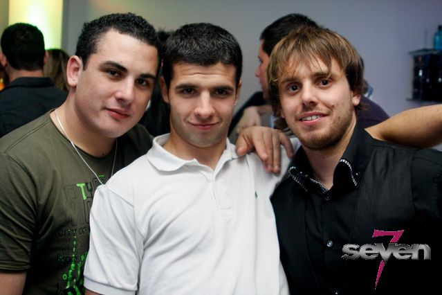 Cliquer pour voir l'image en taille réelle