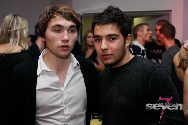 Cliquer pour voir l'image en taille réelle