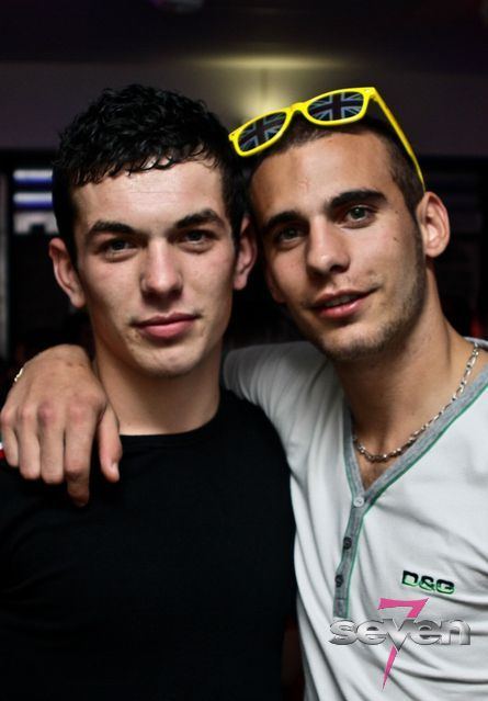 Cliquer pour voir l'image en taille réelle