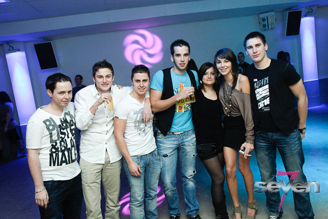 Cliquer pour voir l'image en taille réelle