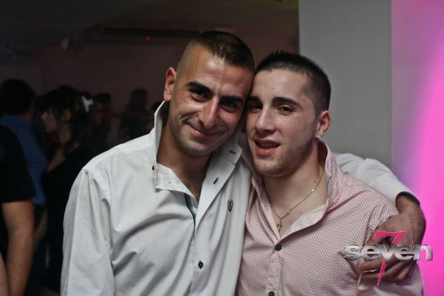 Cliquer pour voir l'image en taille réelle