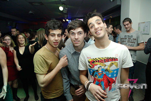 Cliquer pour voir l'image en taille réelle