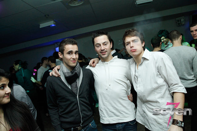 Cliquer pour voir l'image en taille réelle