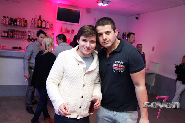 Cliquer pour voir l'image en taille réelle