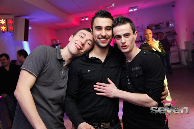 Cliquer pour voir l'image en taille réelle