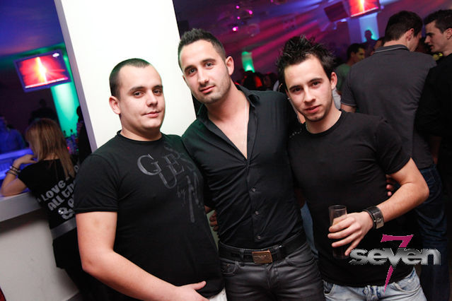 Cliquer pour voir l'image en taille réelle