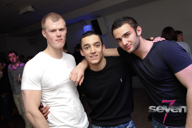 Cliquer pour voir l'image en taille réelle