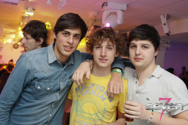 Cliquer pour voir l'image en taille réelle