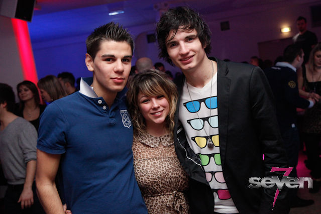 Cliquer pour voir l'image en taille réelle