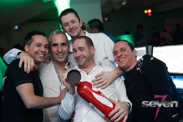 Cliquer pour voir l'image en taille réelle