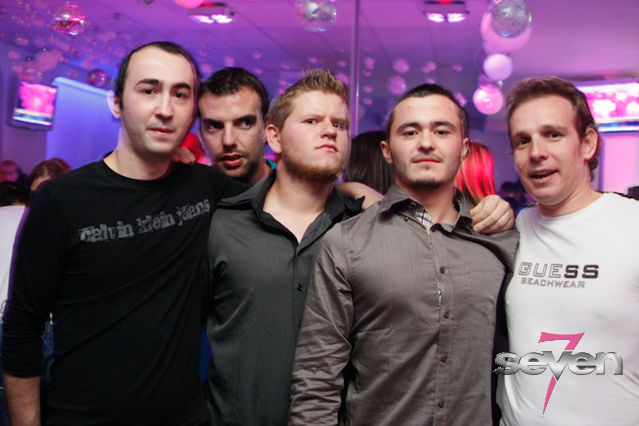 Cliquer pour voir l'image en taille réelle