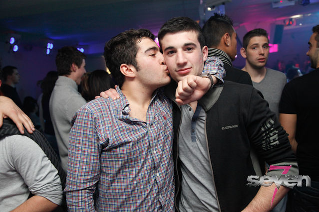 Cliquer pour voir l'image en taille réelle