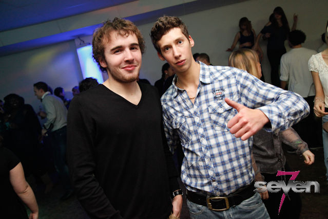 Cliquer pour voir l'image en taille réelle