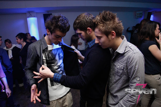 Cliquer pour voir l'image en taille réelle