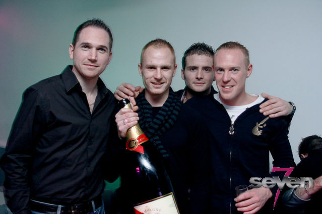 Cliquer pour voir l'image en taille réelle