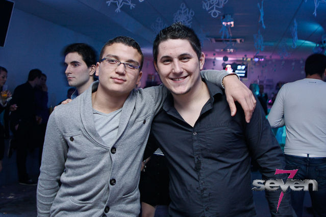 Cliquer pour voir l'image en taille réelle