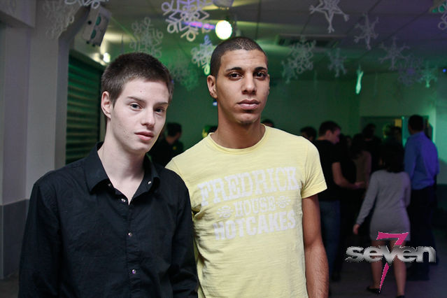 Cliquer pour voir l'image en taille réelle