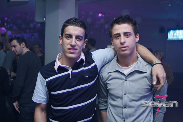 Cliquer pour voir l'image en taille réelle