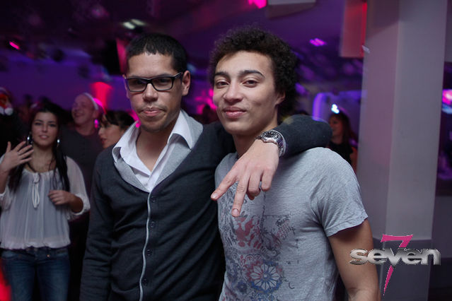 Cliquer pour voir l'image en taille réelle