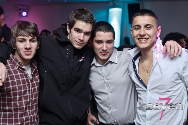 Cliquer pour voir l'image en taille réelle