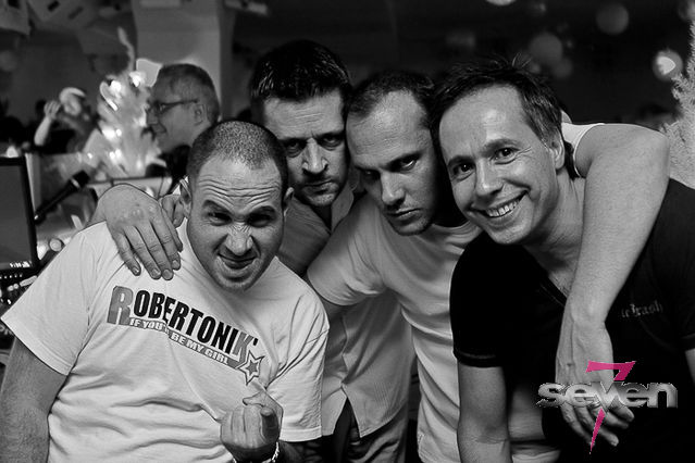 Cliquer pour voir l'image en taille réelle