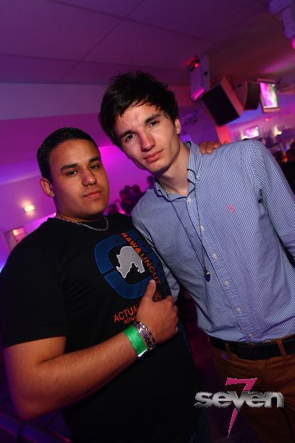 Cliquer pour voir l'image en taille réelle