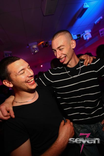 Cliquer pour voir l'image en taille réelle