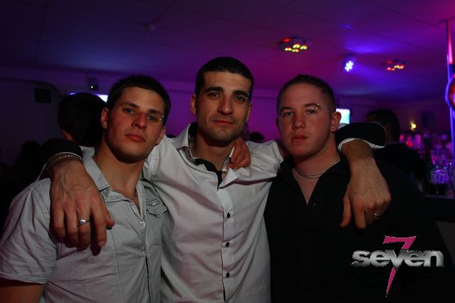 Cliquer pour voir l'image en taille réelle