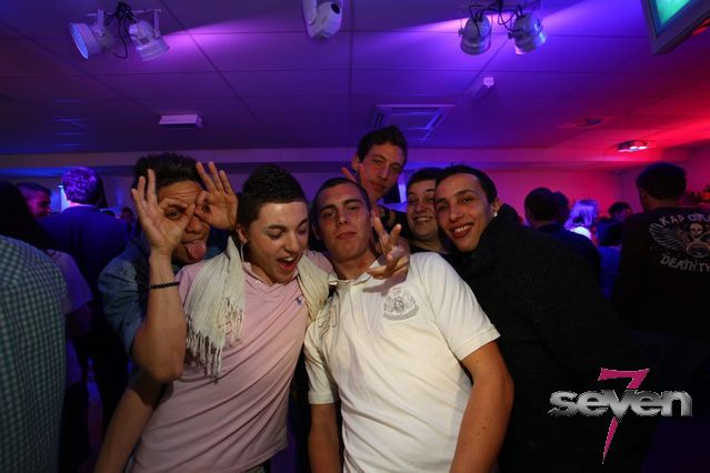 Cliquer pour voir l'image en taille réelle