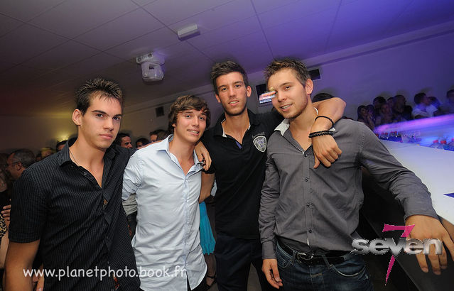 Cliquer pour voir l'image en taille réelle