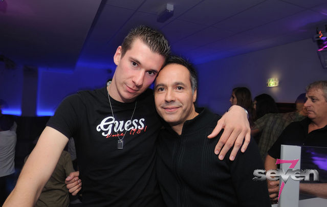 Cliquer pour voir l'image en taille réelle