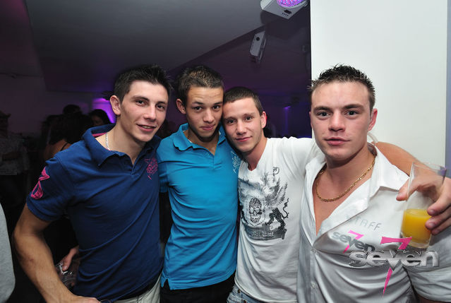 Cliquer pour voir l'image en taille réelle