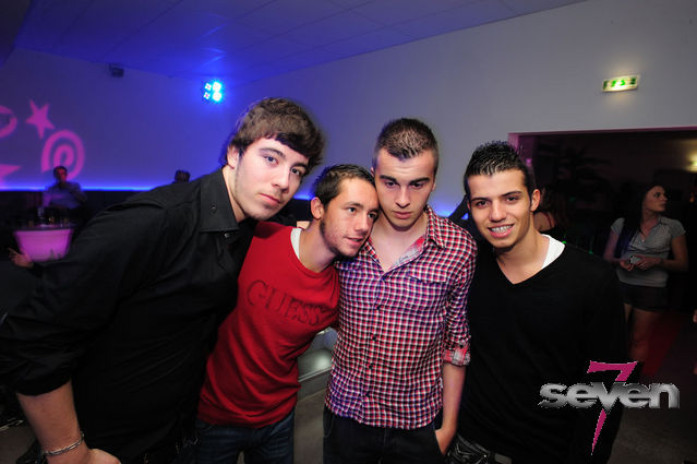 Cliquer pour voir l'image en taille réelle