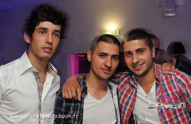 Cliquer pour voir l'image en taille réelle