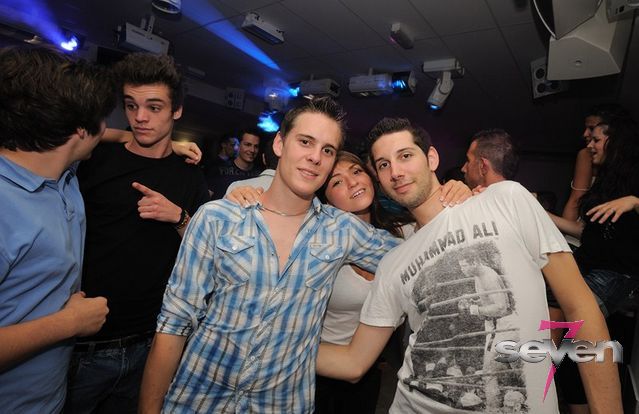 Cliquer pour voir l'image en taille réelle