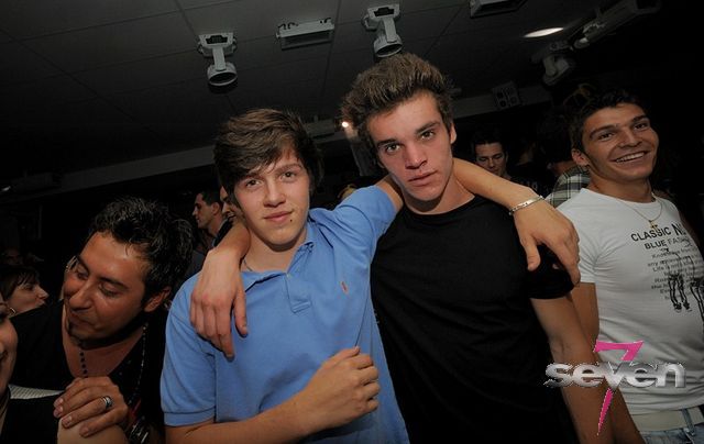 Cliquer pour voir l'image en taille réelle