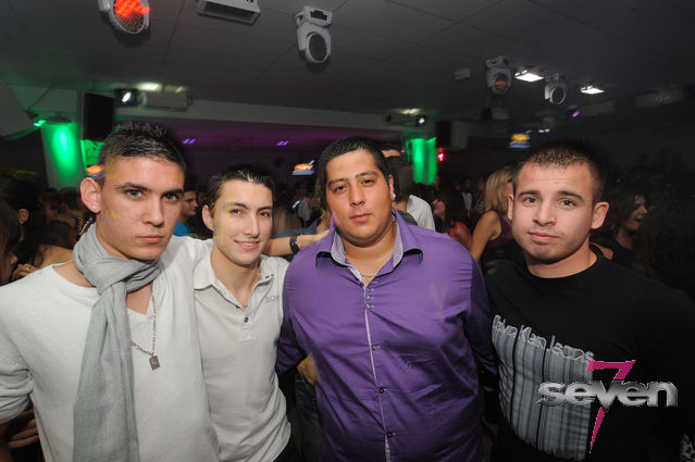 Cliquer pour voir l'image en taille réelle