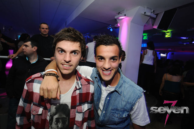 Cliquer pour voir l'image en taille réelle