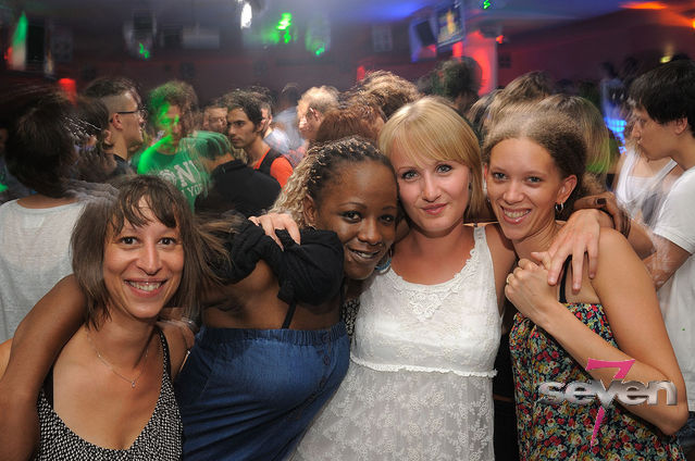 Cliquer pour voir l'image en taille réelle