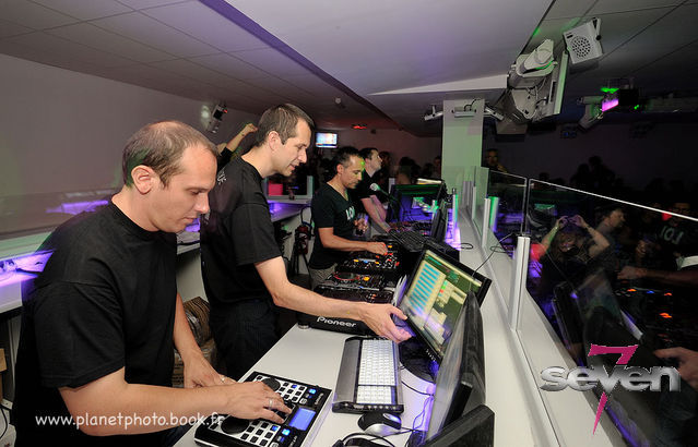 Cliquer pour voir l'image en taille réelle