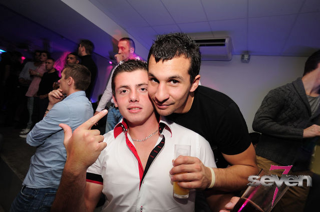 Cliquer pour voir l'image en taille réelle